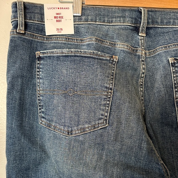 Lucky Brand Indigo Sweet Mid Rise Boot Cut Jeans. Size 20/ 35r. - Picture 8 of 12
